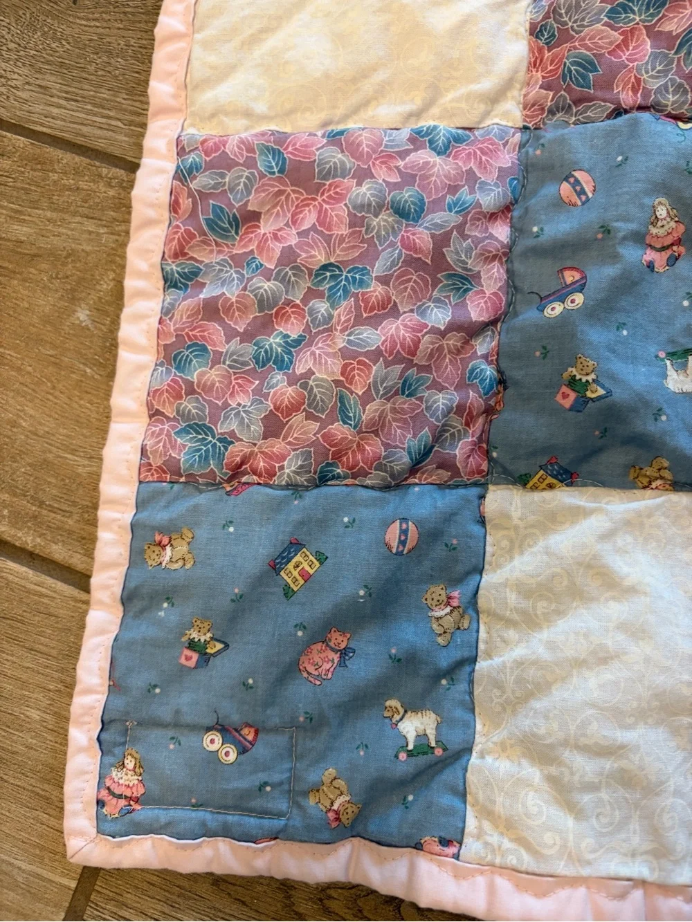 Quilt Handmade Patchwork AZ Blankets 4 kids Baby Quilt Pink blue Vintage 31 x 41